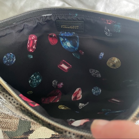 Stella & Dot Margeaux Camo Clutch - Picture 6 of 7